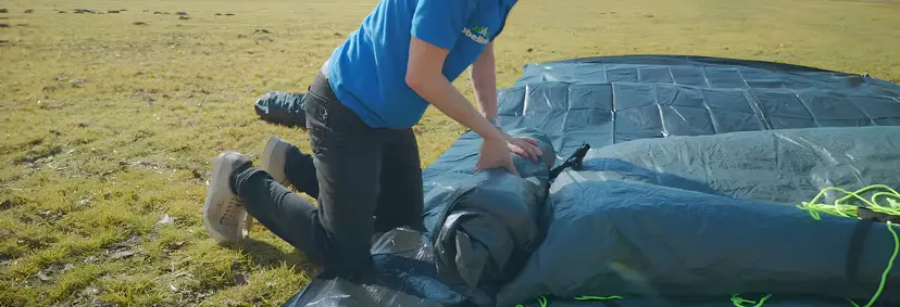Tenda gonfiabile: qual è il modo migliore per piegarla?