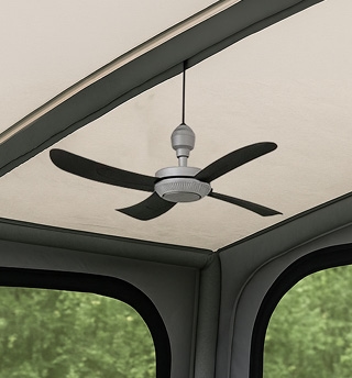 Ventilatore da soffitto moderno nero a 4 pale