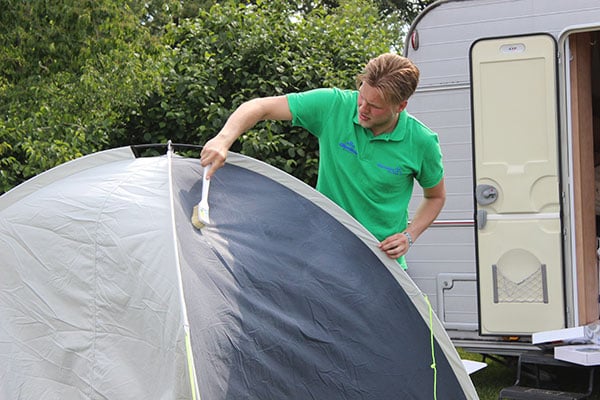 pulizia della tenda da campeggio